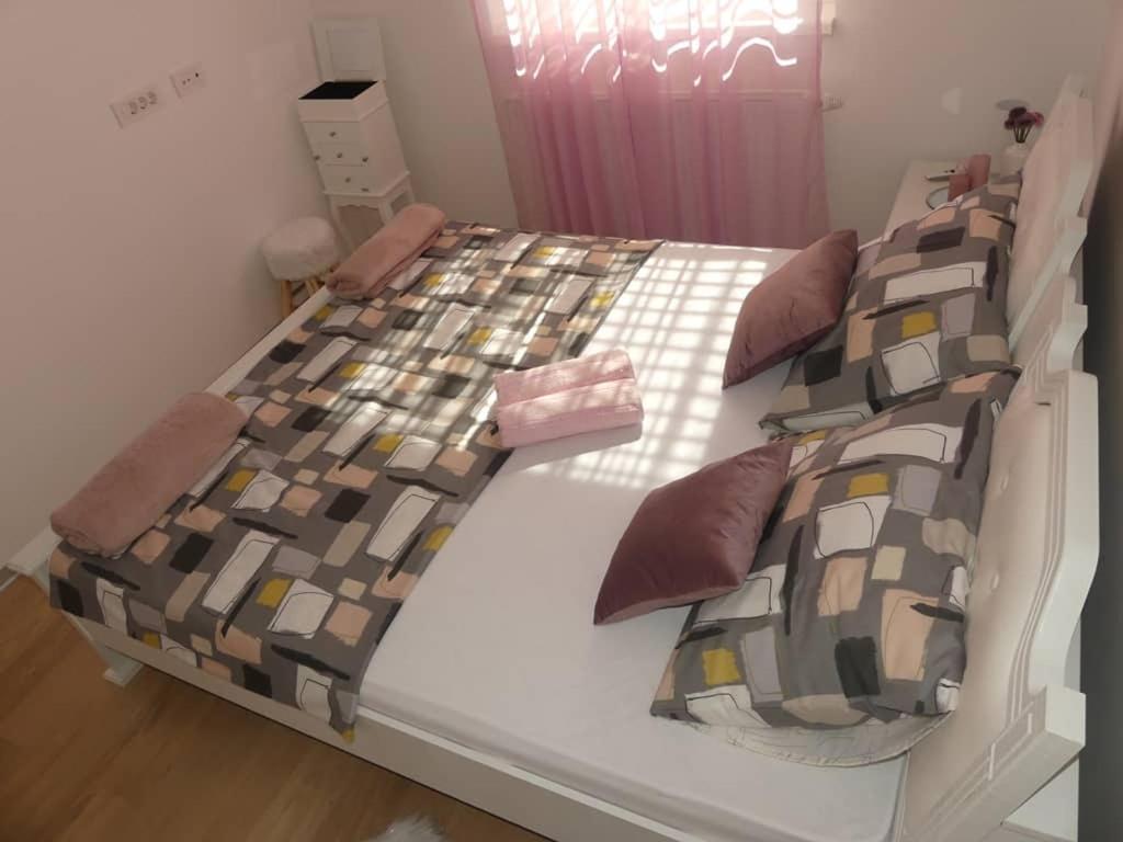 Apartman Natali*** Apartamento Varaždin Exterior foto